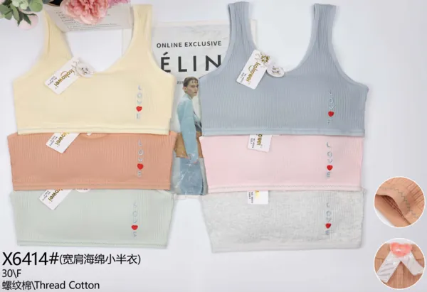 Top bralette acanalado con esponja letras Love