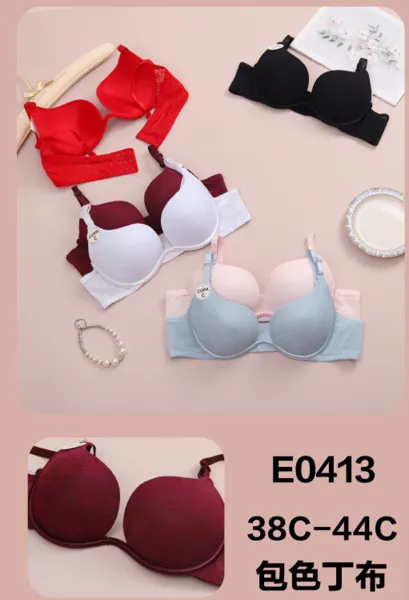 Brasier de encaje con realce y escote profundo