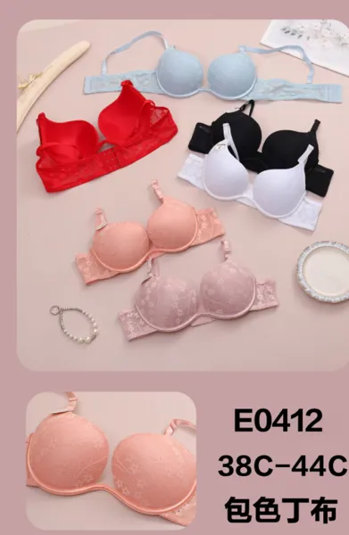 Brasier de encaje floral con push-up