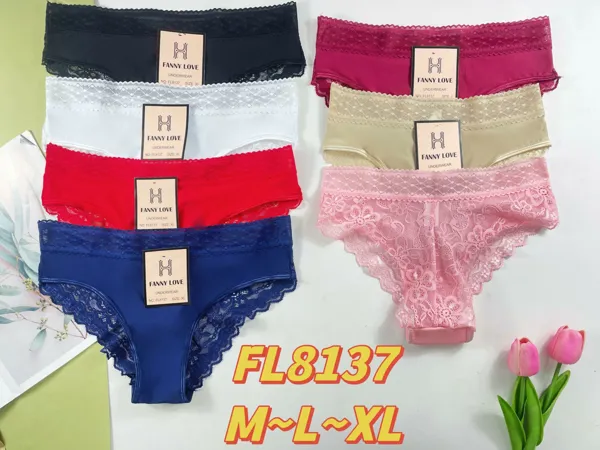 Bikini con encaje festoneado en la pierna