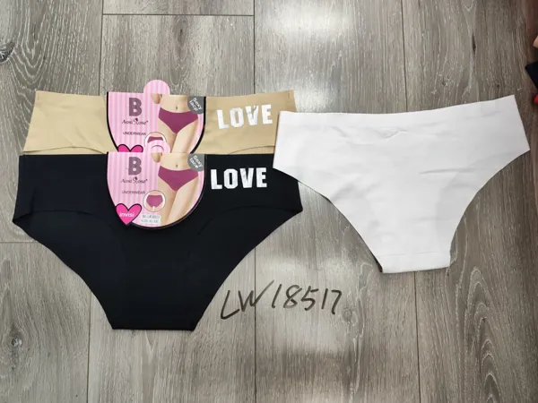 Bikini sin costuras acanalado con letras LOVE