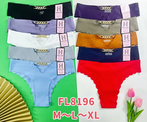 Bikini sin costuras con cadena decorativa