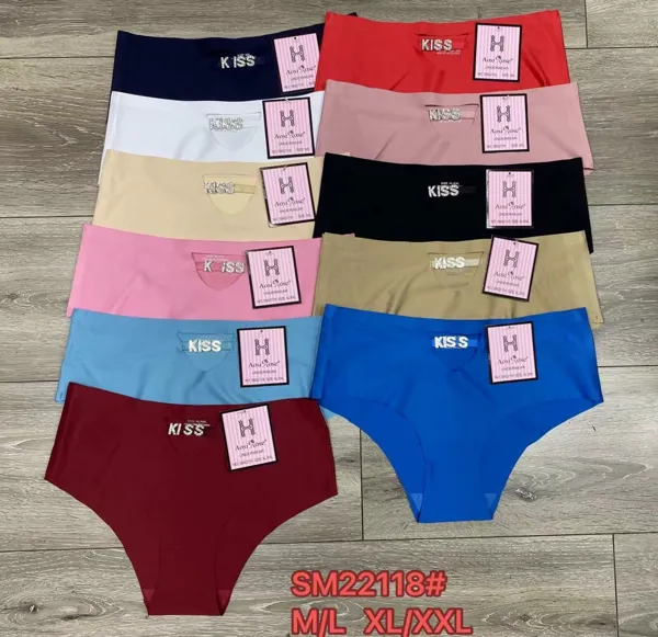 Bikini sin costuras con letras KISS de pedreria