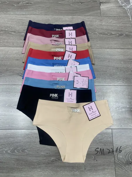 Bikini sin costuras con letras PINK de pedreria