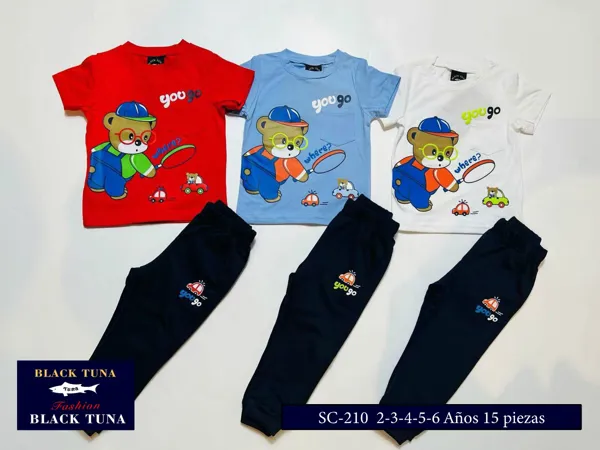 Conjunto de 2 piezas con playera y pantalón jogger con estampado de oso para niño
