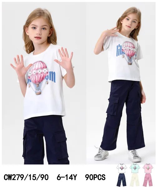 Conjunto de 2 piezas con playera de globo aerostático y pantalón cargo para niña