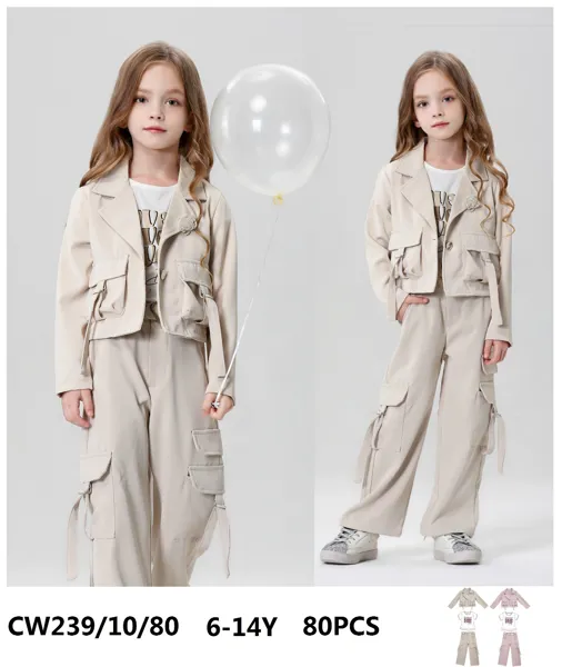 Conjunto de 3 piezas con saco, playera y pantalón cargo para niña