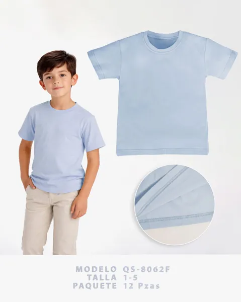 Playera lisa de cuello redondo azul claro para niño