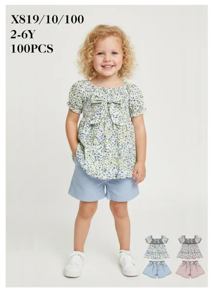 Conjunto de 2 piezas con blusa floral y short para niña
