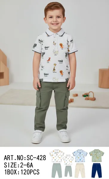 Conjunto de 2 piezas con playera tipo polo y pantalón cargo con estampado de animales para niño