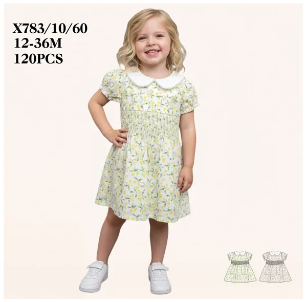 Vestido con estampado floral y cuello bobo para niña