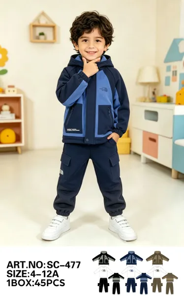 Conjunto de 3 piezas con capucha, playera y pantalón cargo tipo jogger para niño