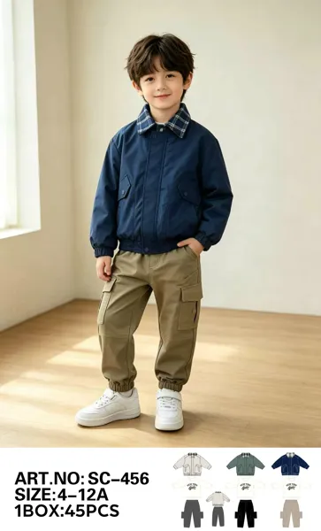 Conjunto de chamarra bomber con cuello a cuadros, playera y pantalón cargo para niño