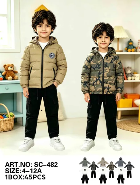 Conjunto de 3 piezas con chamarra acolchada con capucha, playera y pantalón cargo camuflaje para niño