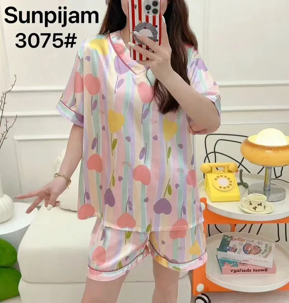 Conjunto de pijama de satín con cuello en V para dama, 2 piezas, manga corta con short, estampado de corazones en tonos pastel