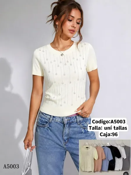 Blusa tejida con aplicación de pedrería