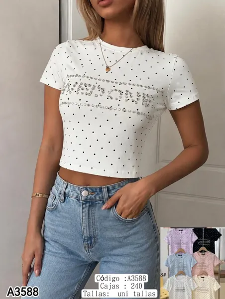 Playera corta con aplicaciones