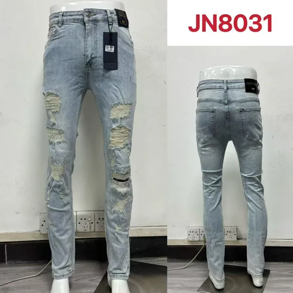 Jeans corte skinny con rasgaduras