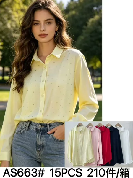 Camisa de botones con detalles de pedrería
