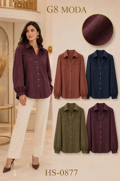Blusa con detalles plisados y botones