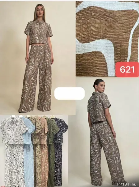 Conjunto de camisa y pantalón estampado