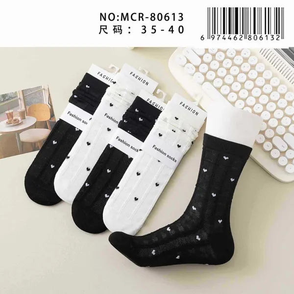 Calcetines con diseño de corazones