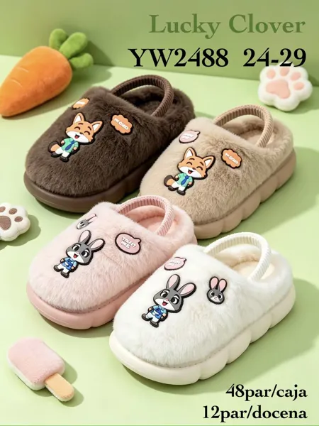 Pantuflas infantiles con diseño de personajes