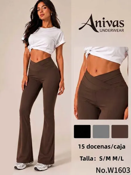 Pantalones deportivos acampanados de cintura cruzada