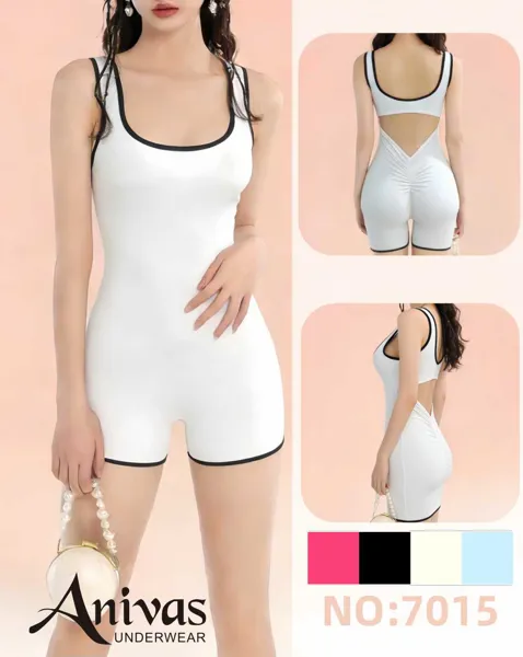 Enterizo deportivo tipo short con ribete de contraste