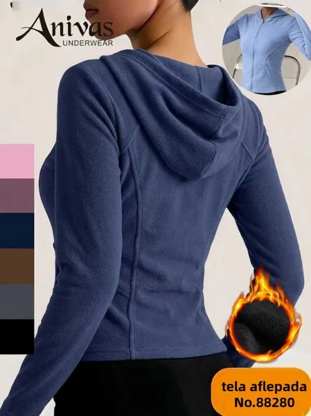 Chaqueta deportiva térmica con capucha y forro polar