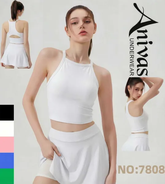 Conjunto deportivo de top halter y falda short de tenis