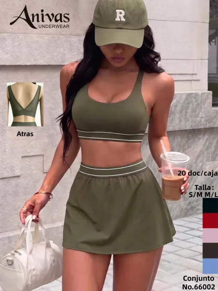 Conjunto deportivo de top y falda short tipo tenis