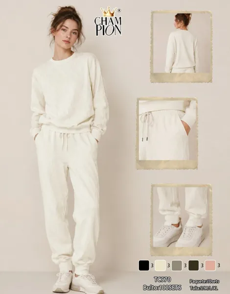 Conjunto de sudadera y pantalón