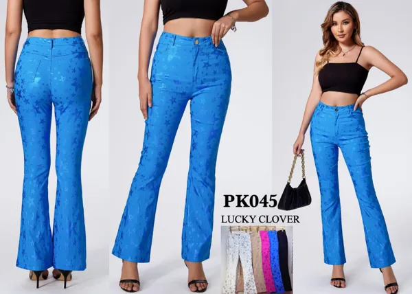Pantalón acampanado con estampado de estrellas