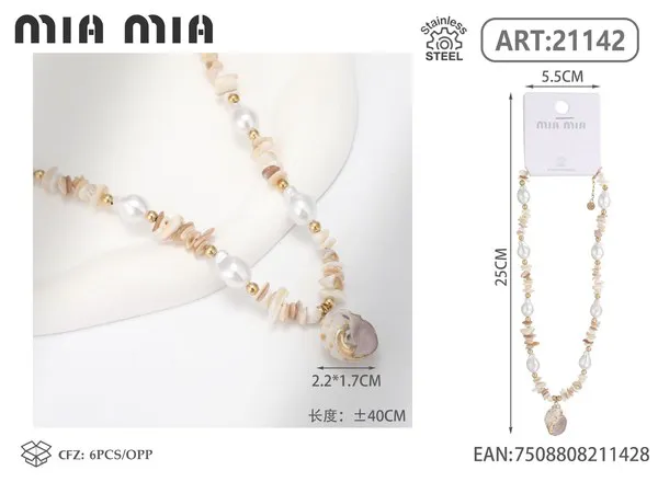 Collar de conchas y perlas con dije de concha marina