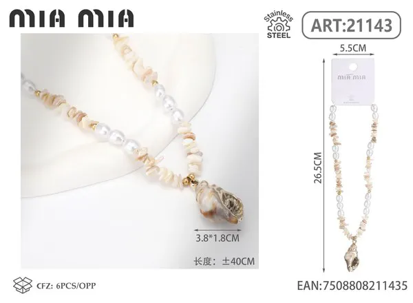 Collar de conchas y perlas con dije de concha marina