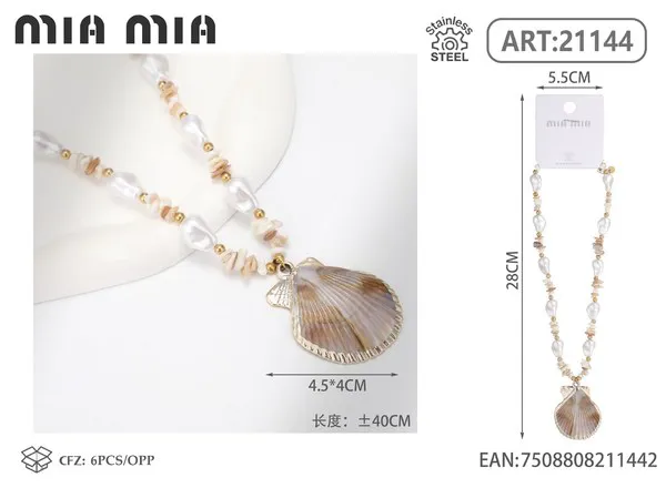 Collar de perlas y conchas con dije de concha de vieira