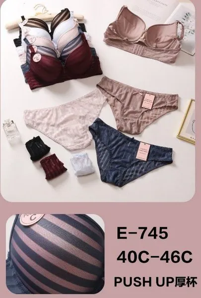 Conjunto de sostén push-up y calzón para mujer