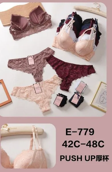 Conjunto de sostén push-up y tanga de encaje para mujer