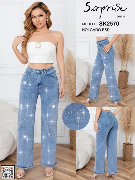 Jeans holgados con pedrería y flores