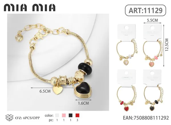 Pulsera dorada tipo charm con dije de corazón negro