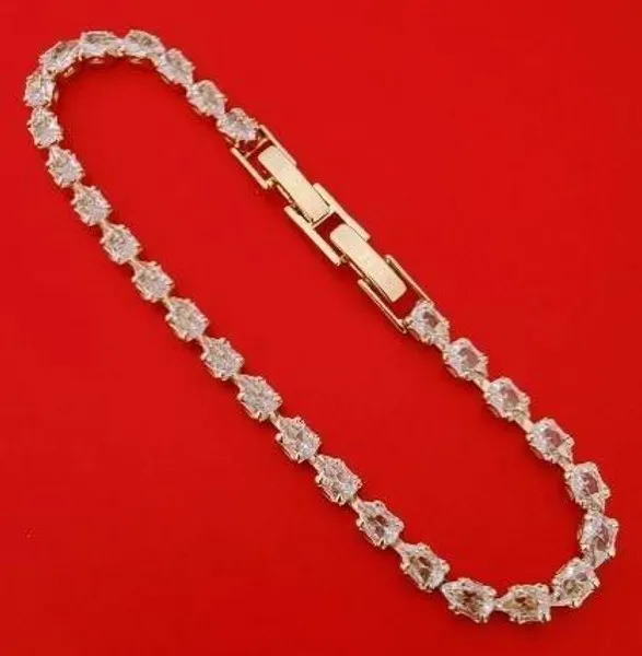 Pulsera dorada tipo tennis con circonias