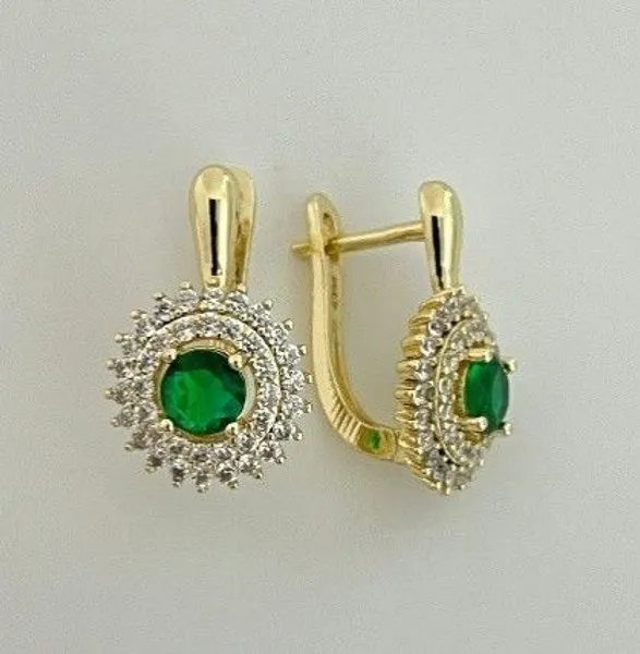 Aretes de circonia verde con orla de cristales