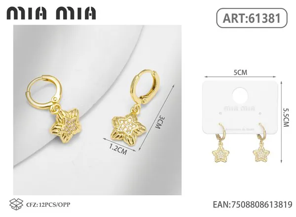 Argollas doradas con colgante de estrella con circonias