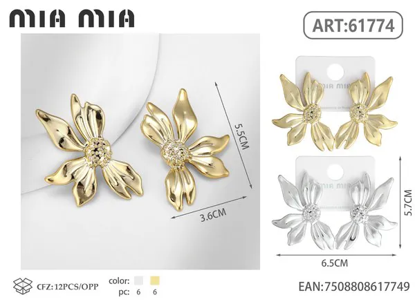 Aretes de flor dorados
