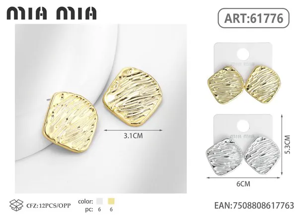 Aretes cuadrados dorados con textura
