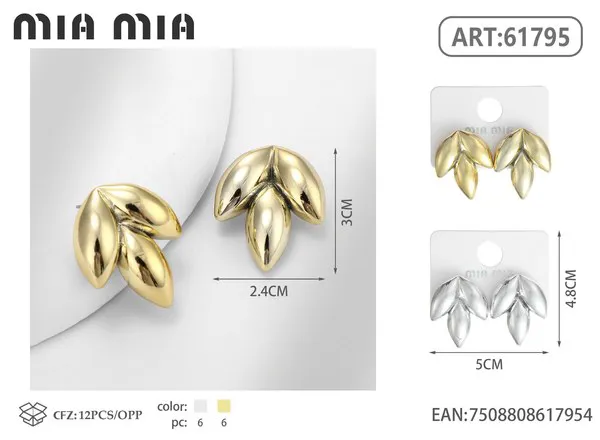 Aretes de tres hojas dorados
