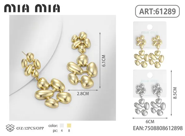 Aretes de racimo de perlas metálicas de aleación, dorados