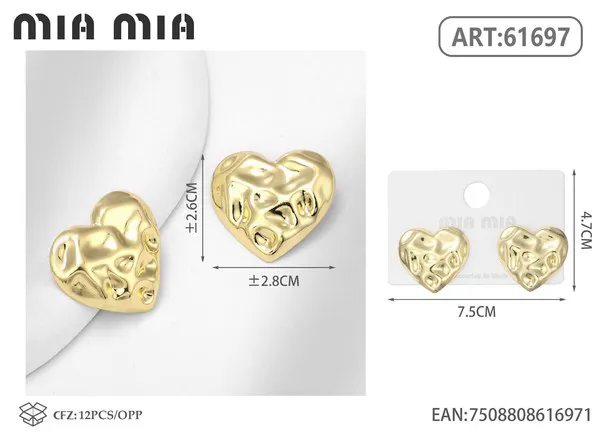 Aretes de corazón texturizado dorados