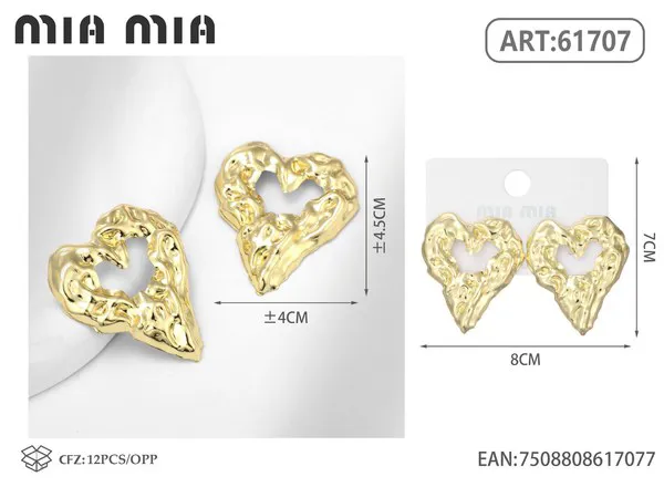 Aretes de corazón texturizado dorados